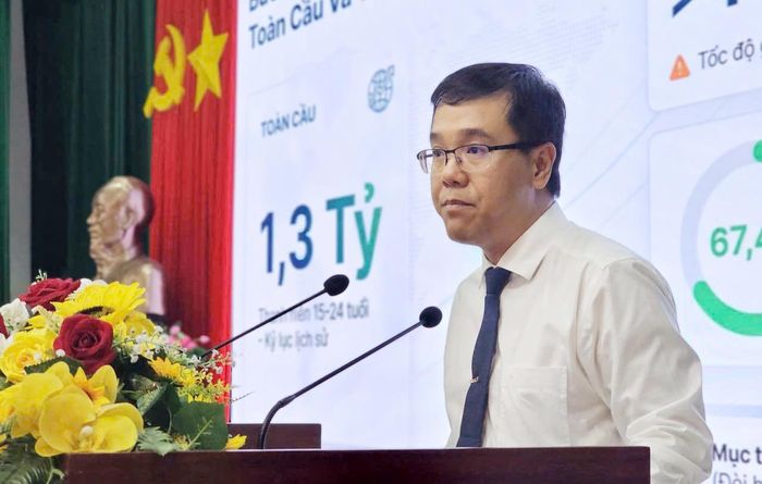  Ông Phạm Chánh Trung, Chi cục trưởng Chi cục Dân số TP.HCM phát biểu tại hội nghị. Ảnh: Nguyễn Thuận. 