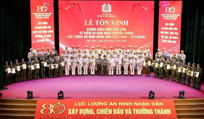 Lễ tôn vinh 80 tập thể, cá nhân điển hình tiên tiến của lực lượng An ninh nhân dân và lực lượng tham gia bảo vệ ANTT ở cơ sở