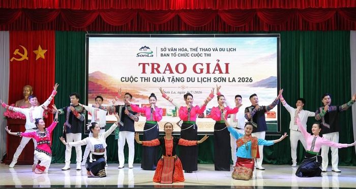 Chương trình văn nghệ chào mừng tại lễ trao giải cuộc thi