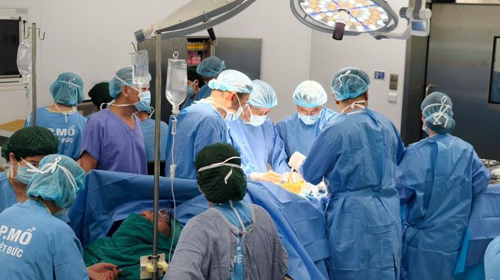 Ca phẫu thuật đầu tiên ngay trong ngày khai trương Bệnh viện Hữu nghị Việt Đức cơ sở Ninh Bình
