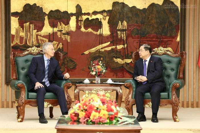 Phó Thủ tướng Thường trực cho biết, Việt Nam mong muốn tiếp tục nhận được sự hợp tác của các tổ chức quốc tế, đặc biệt là sự tư vấn của cá nhân ông Tony Blair và TBI nhằm huy động các nguồn lực bên ngoài về vốn, công nghệ và kinh nghiệm quản trị - Ảnh: VGP/Phương Nguyên