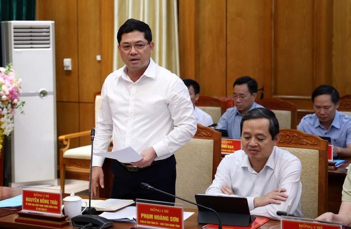 Bí thư Tỉnh ủy Bắc Ninh Nguyễn Hồng Thái phát biểu, tiếp thu các ý kiến chỉ đạo của Phó Thủ tướng Nguyễn Văn Thắng - Ảnh VGP/Đức Tuân