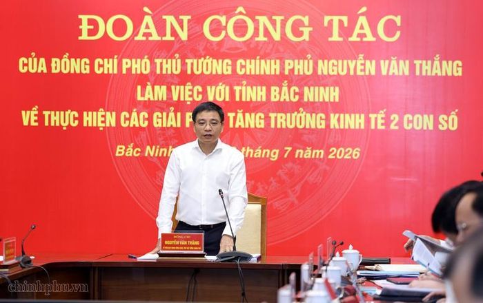 Phó Thủ tướng yêu cầu tỉnh tăng cường kiểm tra, đôn đốc, bảo đảm tiến độ, chất lượng triển khai các nhiệm vụ - Ảnh: VGP/Đức Tuân