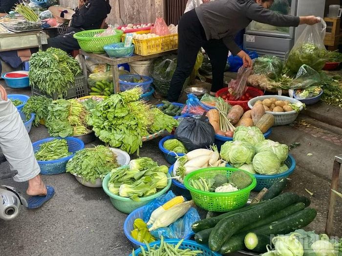 Hạn chế thực phẩm bẩn giúp người tiêu dùng an tâm, xóa bỏ tâm lý hoang mang "ăn gì cũng sợ". (Ảnh minh họa: ĐỖ THOA)