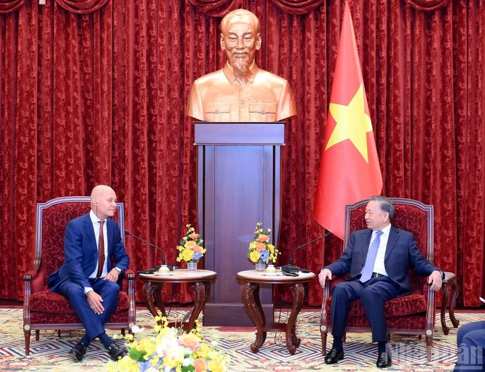 Tổng Bí thư, Chủ tịch nước Tô Lâm tiếp Đại sứ Vương quốc Hà Lan tại Việt Nam Kees van Baar chào từ biệt, kết thúc nhiệm kỳ công tác.