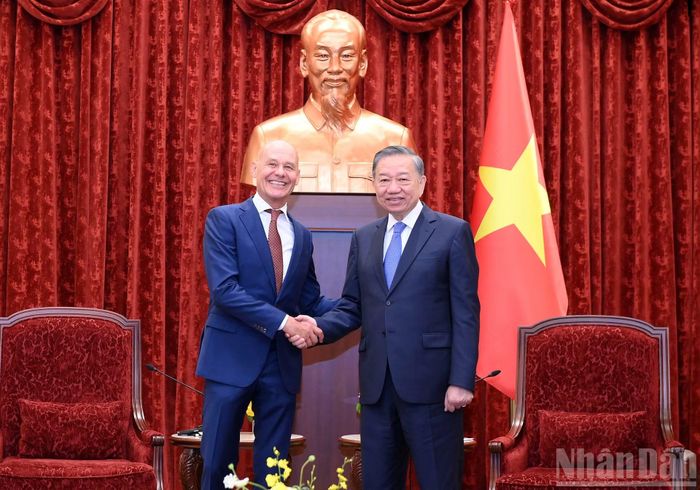Tổng Bí thư, Chủ tịch nước Tô Lâm với Đại sứ Vương quốc Hà Lan tại Việt Nam Kees van Baar.