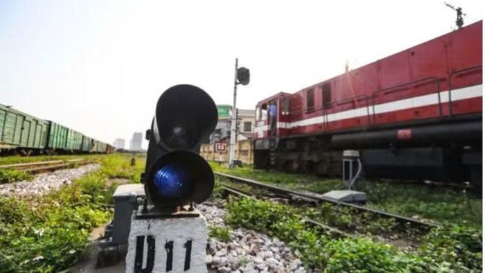 Hệ thống điều khiển chạy tàu hoàn chỉnh ứng dụng công nghệ vi điều khiển được áp dụng và qua quá trình sử dụng đã chứng minh hiệu quả ưu việt của hệ thống này.