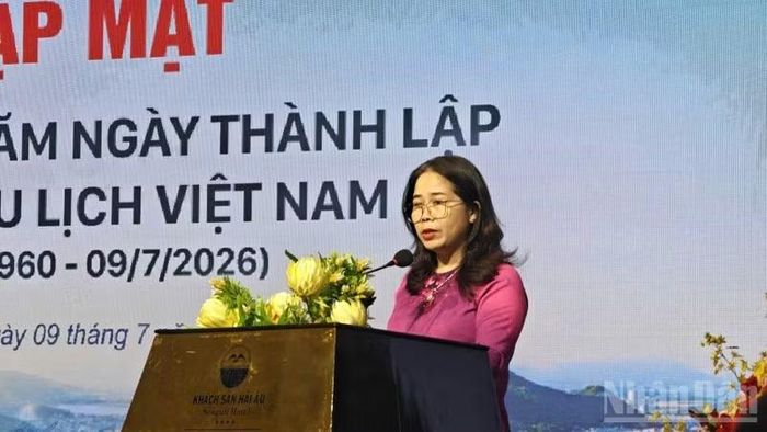 Giám đốc Sở Văn hóa, Thể thao và Du lịch tỉnh Gia Lai Đỗ Thị Diệu Hạnh phát biểu tại hội nghị.