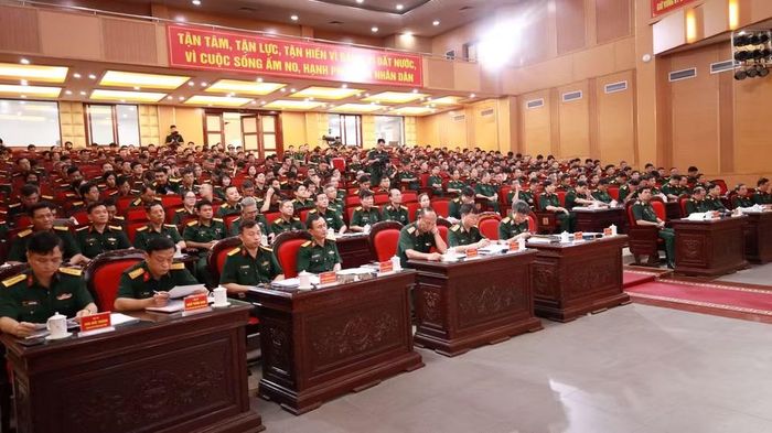 Các đại biểu dự hội nghị Quân chính 6 tháng đầu năm 2026.