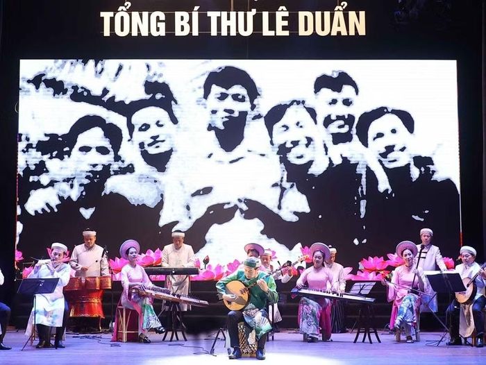 Chương trình nghệ thuật tưởng nhớ Tổng Bí thư Lê Duẩn tại Thành phố Hồ Chí Minh năm 2023.