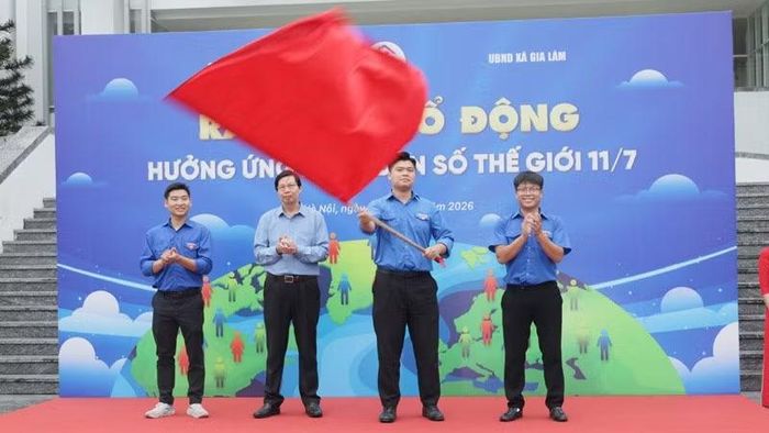 Các đoàn viên, thanh niên thành phố Hà Nội hưởng ứng Ngày Dân số Thế giới (11/7) năm 2026.