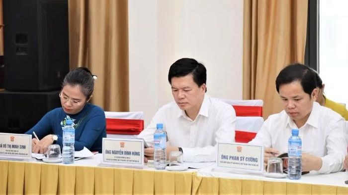 Các đại biểu tham dự hội thảo.