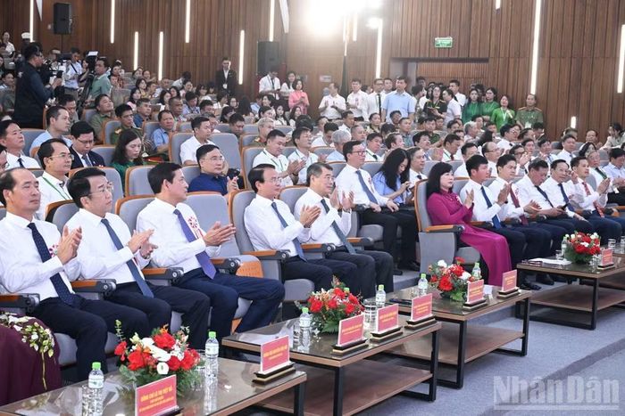 Thủ tướng Chính phủ Lê Minh Hưng và lãnh đạo các ban, bộ, ngành dự lễ khai trương Bệnh viện Hữu nghị Việt Đức cơ sở Ninh Bình.