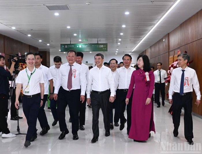 Thủ tướng Lê Minh Hưng dự Lễ khai trương hoạt động Bệnh viện Hữu nghị Việt Đức cơ sở Ninh Bình.