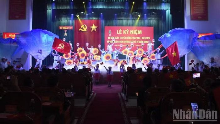 Các tiết mục văn nghệ đặc sắc chào mừng Lễ kỷ niệm.
