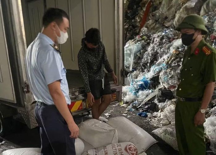 Hiện trường vụ việc. (Ảnh: Chi cục Quản lý thị trường tỉnh Hưng Yên cung cấp)