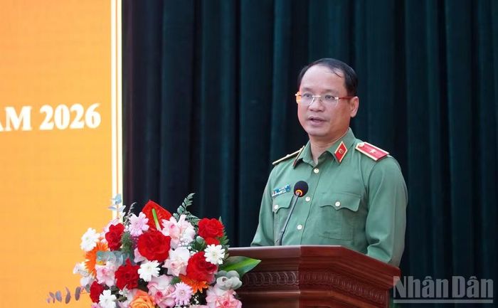 Thiếu tướng Hồ Song Ân, Giám đốc Công an tỉnh Quảng Ngãi phát biểu tại hội nghị.