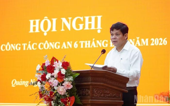 Đồng chí Nguyễn Đức Tuy, Phó Bí thư Tỉnh ủy, Chủ tịch Hội đồng nhân dân tỉnh Quảng Ngãi phát biểu chỉ đạo tại hội nghị.