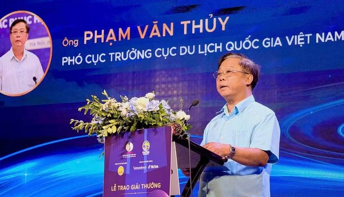 Ông Phạm Văn Thủy, Phó Cục trưởng Cục Du lịch quốc gia Việt Nam nhấn mạnh, du lịch Việt Nam phát biểu tại buổi lễ.