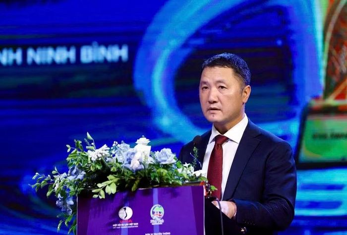 Ông Bùi Văn Mạnh, Giám đốc Sở Du lịch tỉnh Ninh Bình phát biểu tại buổi lễ.
