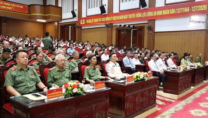 Các đại biểu dự lễ kỷ niệm.