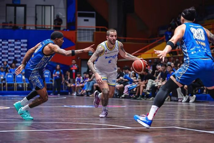Dakota Zinser tiếp tục là mũi công số một của Ho Chi Minh City Wings.
