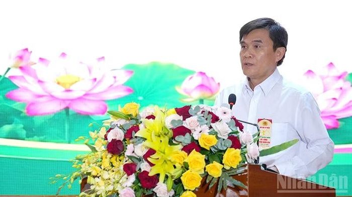 Phó Bí thư Tỉnh ủy Đồng Tháp Nguyễn Văn Mười phát biểu tại buổi họp mặt.