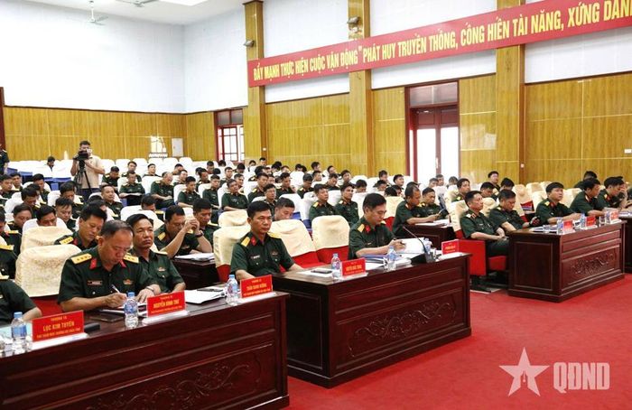  Các đại biểu dự hội nghị.