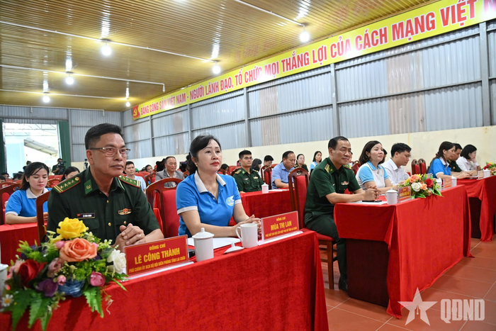 Các đại biểu dự hội nghị. 