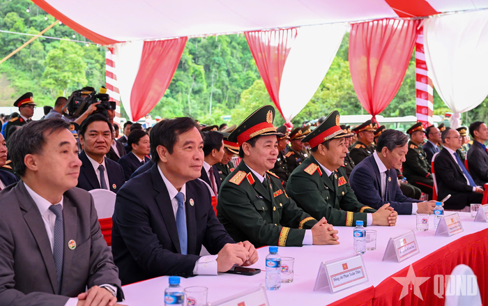  Các đại biểu dự lễ khởi công. Ảnh: VIỆT TRUNG. 