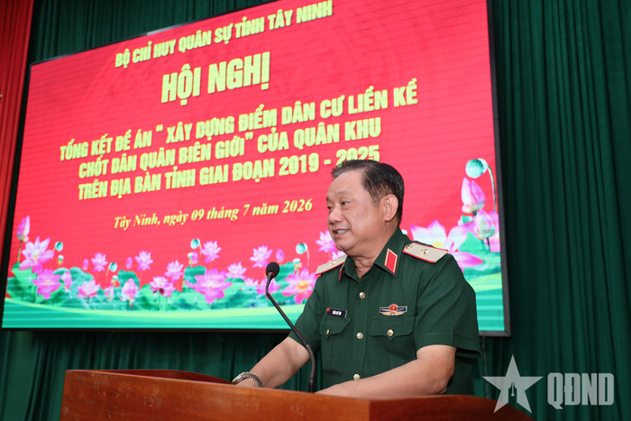 Thiếu tướng Trần Chí Tâm phát biểu chỉ đạo tại hội nghị.