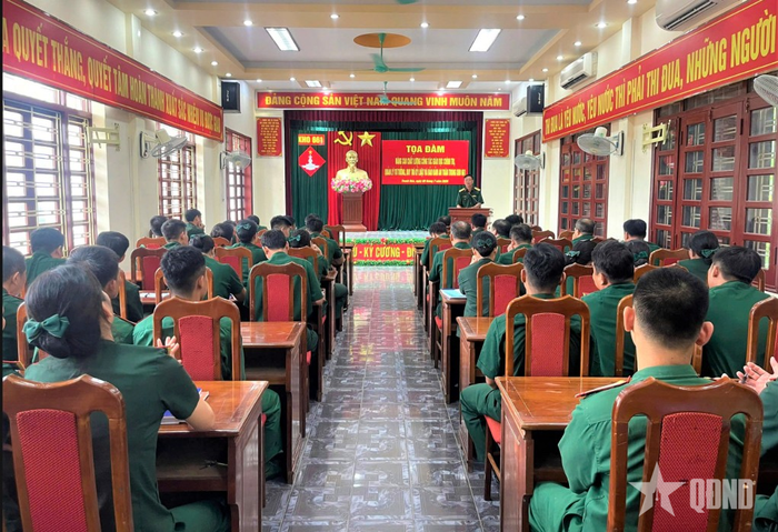  Quang cảnh tọa đàm.