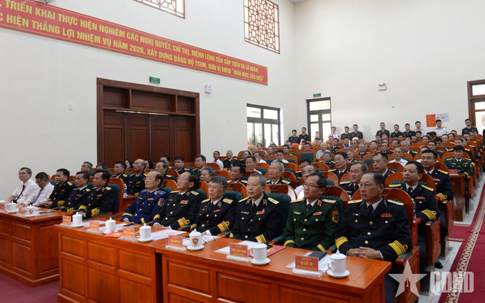  Các đại biểu dự lễ kỷ niệm. 