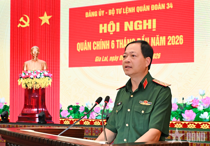  Trung tướng Đào Tuấn Anh, Ủy viên Trung ương Đảng, Phó bí thư Đảng ủy, Tư lệnh Quân đoàn 34 phát biểu kết luận hội nghị. 