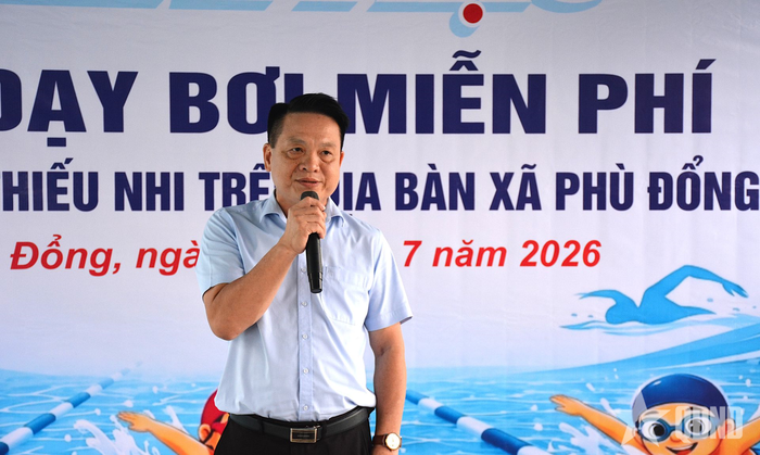 Đồng chí Nguyễn Đình Quang, Phó chủ tịch UBND xã Phù Đổng phát biểu.