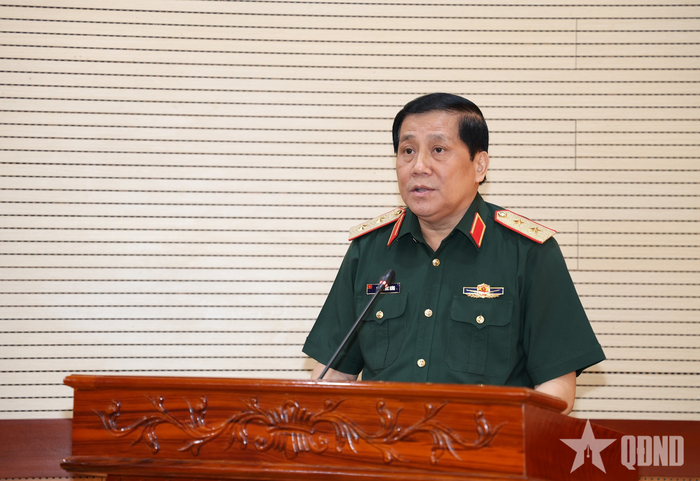 Trung tướng Nguyễn Đức Hưng phát biểu tại hội nghị.