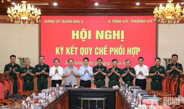 Đảng ủy Quân khu 3 ký kết quy chế phối hợp với các tỉnh ủy, thành ủy trên địa bàn Quân khu.