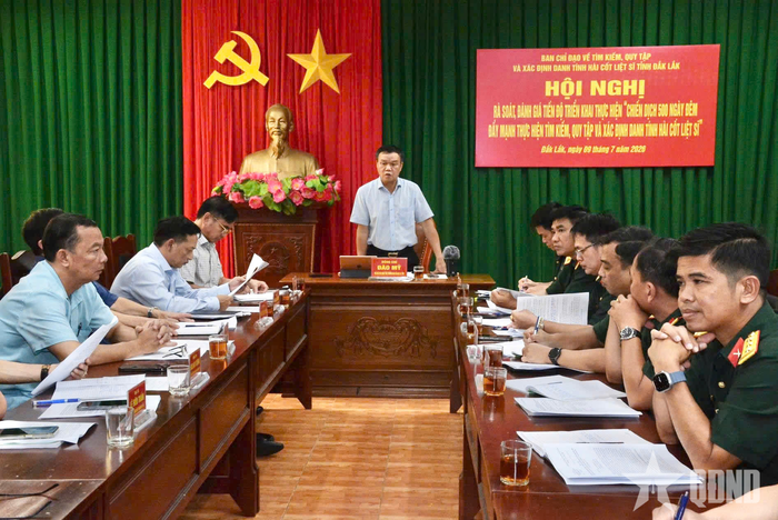 Đồng chí Đào Mỹ, Phó chủ tịch UBND tỉnh, Trưởng Ban Chỉ đạo 515 tỉnh Đắk Lắk chủ trì hội nghị.