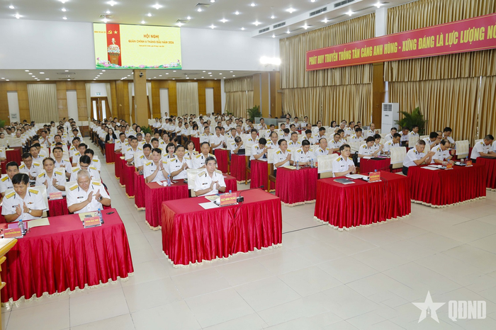 Các đại biểu tham dự hội nghị. 