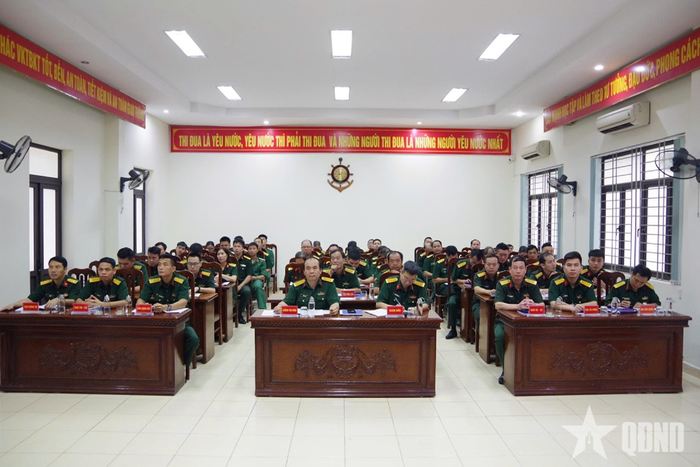  Cán bộ, quân nhân Xưởng X203 tham dự tọa đàm. 