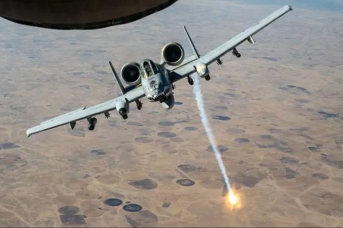 Một đợt tấn công của máy bay Mỹ A-10 Thunderbolt II vào Iran. Ảnh: CENTCOM