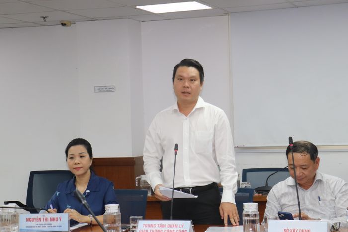  Ông Lê Hoàn thông tin tại họp báo 