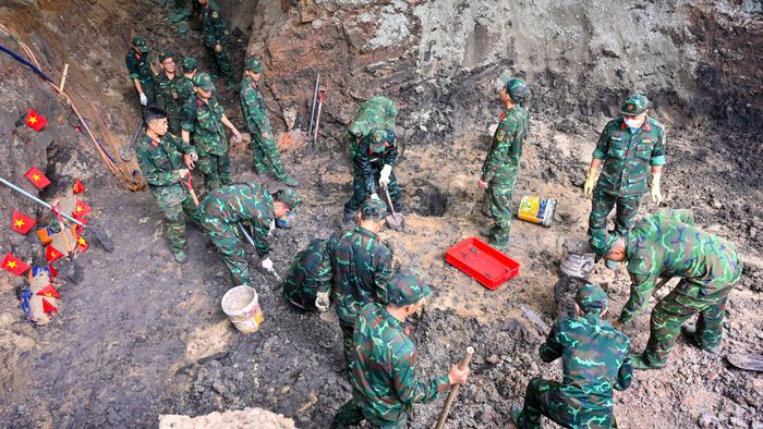 Công tác tìm kiếm, khai quật được thực hiện khẩn trương, khoa học, tỉ mỉ, chiều 9-7
