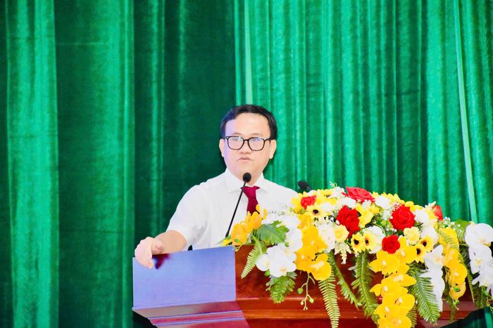  TS.BS.CKII Huỳnh Minh Chín, Phó Giám đốc Sở Y tế TPHCM phát biểu chỉ đạo hội nghị. 
