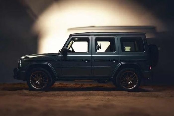 Thị trường Trung Đông từ lâu đã là mảnh đất cho các dòng SUV cỡ lớn, với những cái tên quen thuộc như Toyota Land Cruiser luôn nằm trong nhóm xe được ưa chuộng. Chính vì vậy, việc Mercedes-Benz tung ra một phiên bản G-Class đặc biệt dành riêng cho khu vực này không phải là điều quá bất ngờ.