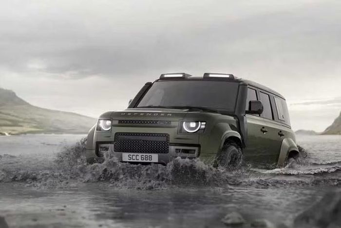 Theo thông tin từ website của Land Rover Việt Nam, mẫu siêu SUV Defender OCTA này có giá bán chính hãng từ 17,959 tỷ đồng cho bản tiêu chuẩn và 19,759 tỷ đồng cho bản Defender OCTA Edition One.