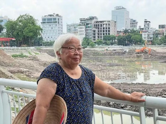 Theo bà Lê Thị Hiếu, người dân sinh sống gần hồ Ba Mẫu đều mong dự án sớm hoàn thành để môi trường quanh hồ sạch đẹp hơn. "Trước đây mọi người vẫn thường ra hồ đi bộ, tập thể dục. Nếu được cải tạo khang trang, chắc chắn sẽ thuận tiện và thoải mái hơn rất nhiều", bà Hiếu chia sẻ.