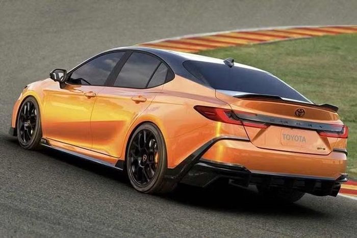 Động thái này làm dấy lên nhiều đồn đoán về khả năng Toyota phát triển một biến thể sedan Camry mang phong cách thể thao hơn. Tuy nhiên, nếu nhìn vào tiền lệ của Corolla Apex Edition, đây có thể không phải là một mẫu xe hiệu năng cao theo đúng nghĩa.