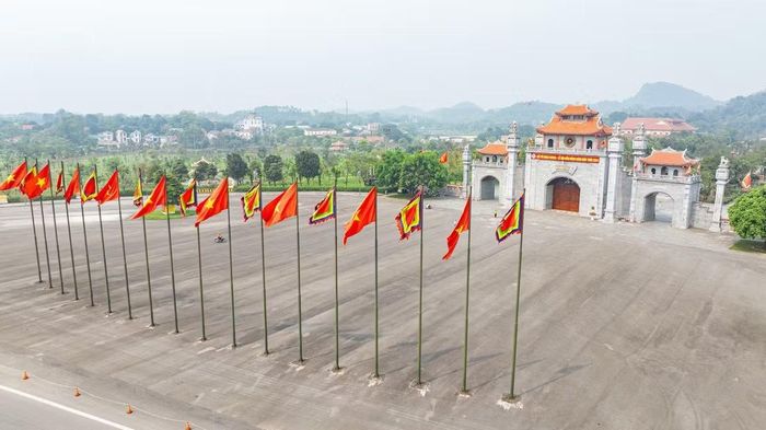 Khu di tích lịch sử Đền Hùng.