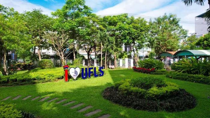 Khuôn viên Trường Đại học Ngoại ngữ, Đại học Đà Nẵng.